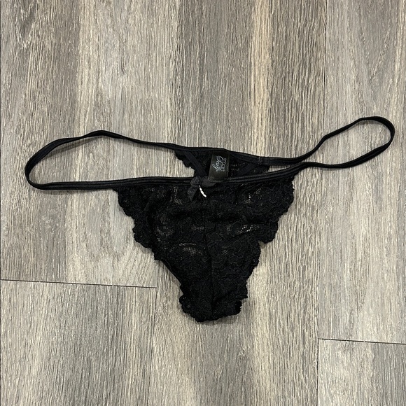 Smart & Sexy Black Lace Thong - Picture 1 of 3